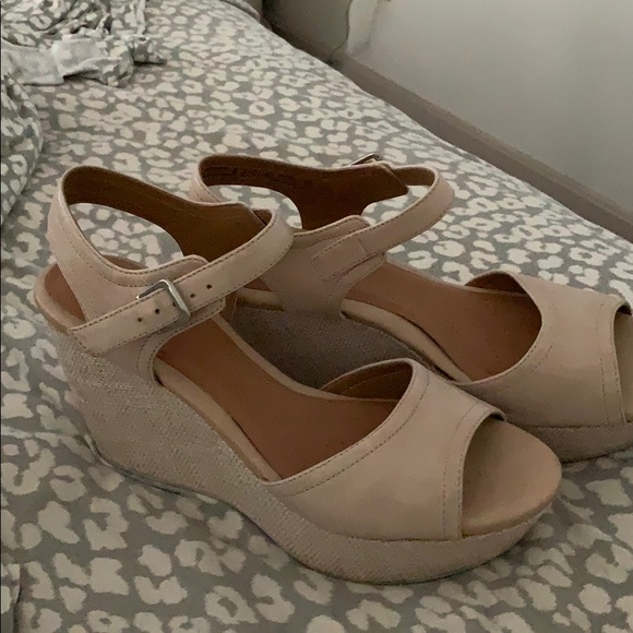 Platform sandals - Picture 2 of 6